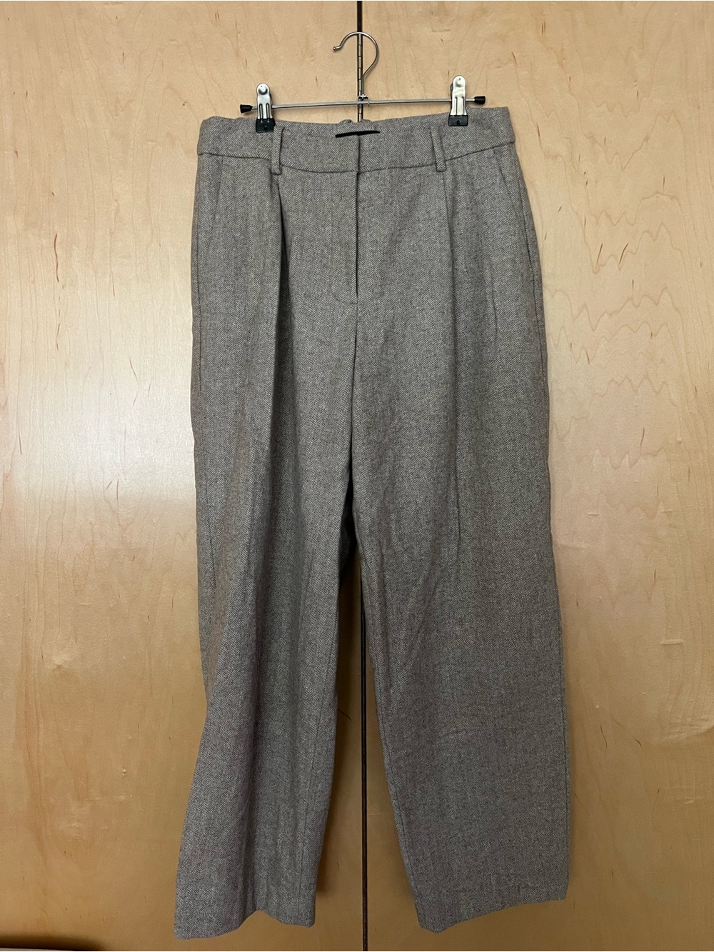 Banana Republic women's Wool Blend Pleated Dress Pants in Heather Taupe